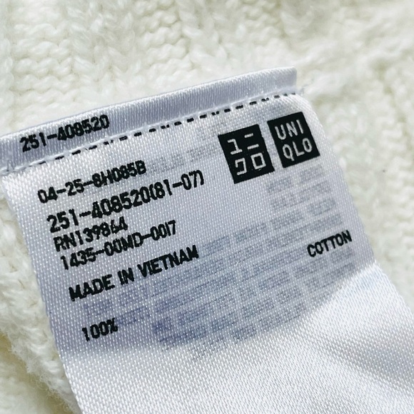 UNIQLO women’s 3D knitted top - Picture 3 of 4